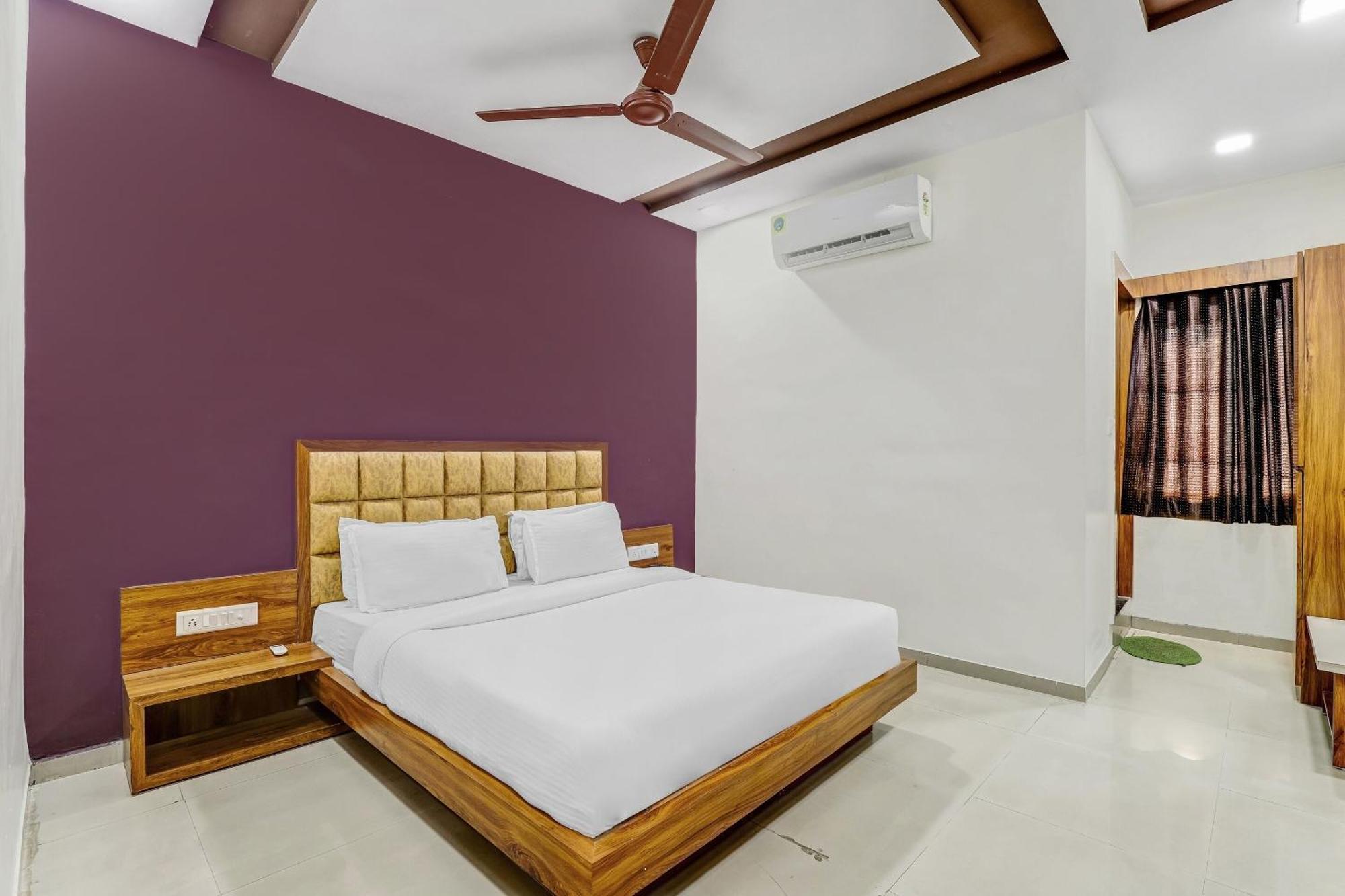 Capital O Maple View Hotel Naroda Exterior photo