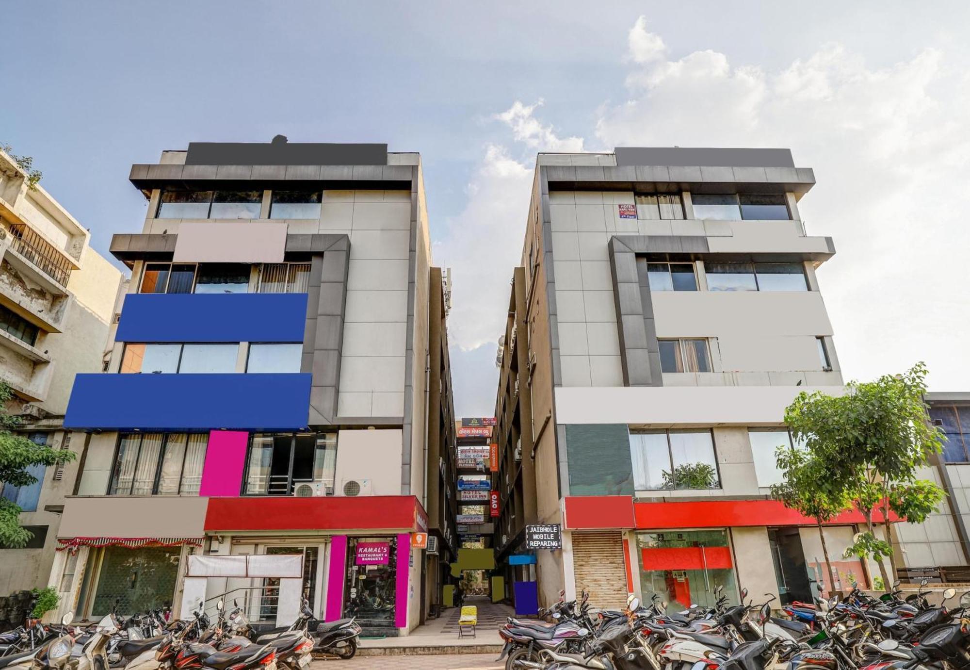 Capital O Maple View Hotel Naroda Exterior photo