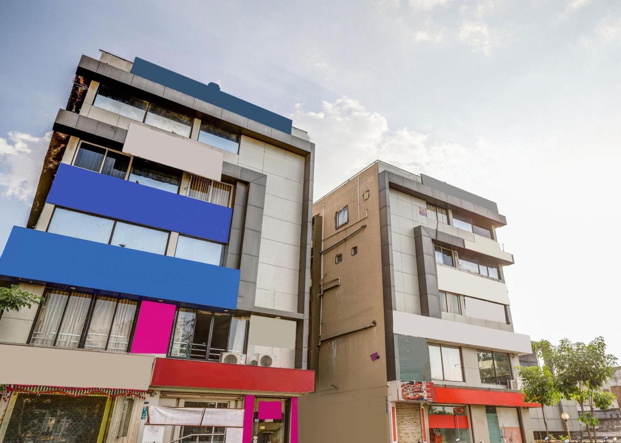 Capital O Maple View Hotel Naroda Exterior photo